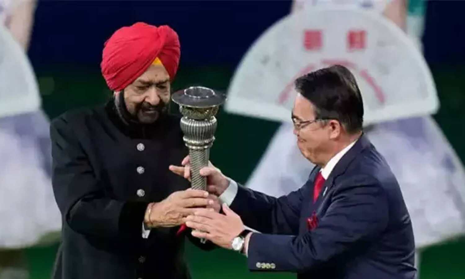 Acting President of OCA Raja Randhir Singh hands... ... Asian Games 2023 Closing ceremony live: 19th Hangzhou Asian Games declared closed