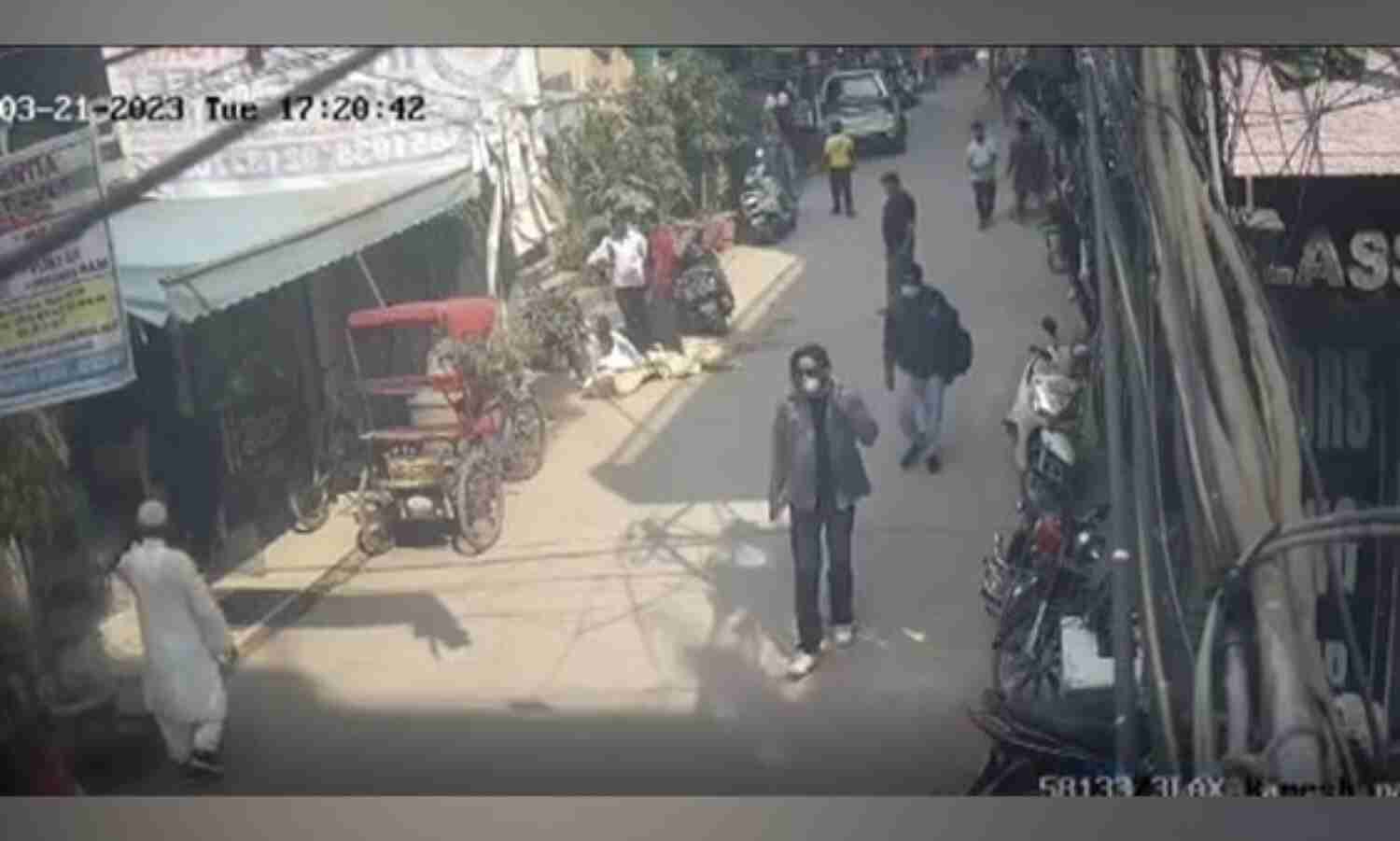 Denim jacket, mask, no turban; Amritpal Singh spotted in Delhi