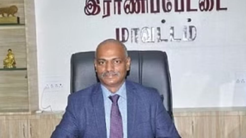 Tirupattur collector locks door for late comers to coordination council meeting