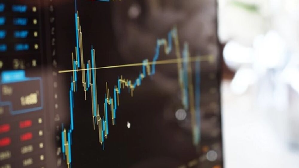 UK stocks start the week higher as banks, AstraZeneca climb