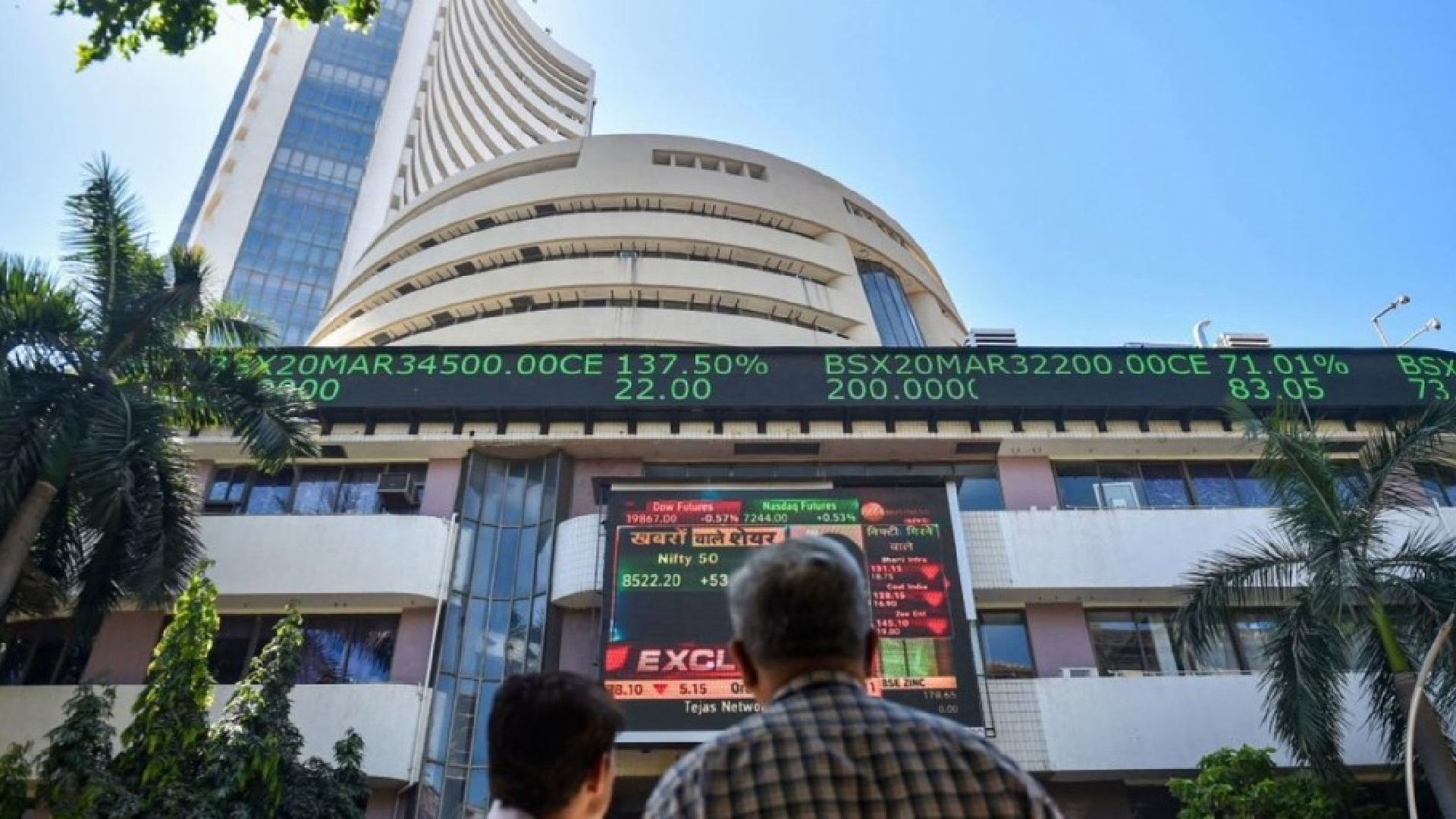 Sensex rises 125 pts, Nifty nears 17k; RIL, Maruti shine