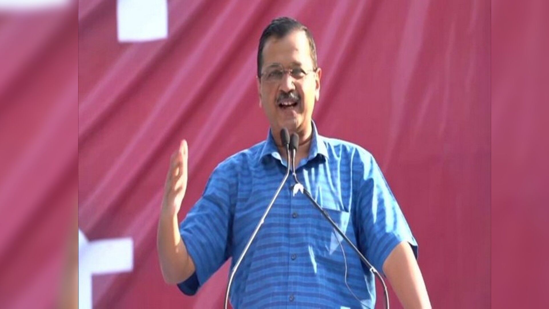 SC extends stay of UP courts proceedings against Kejriwal